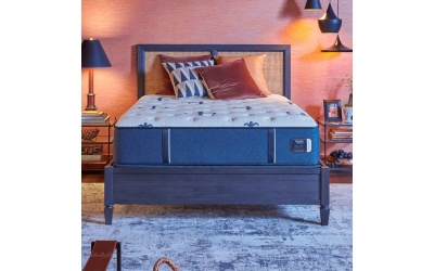 sternsfosteroct23studiomedium